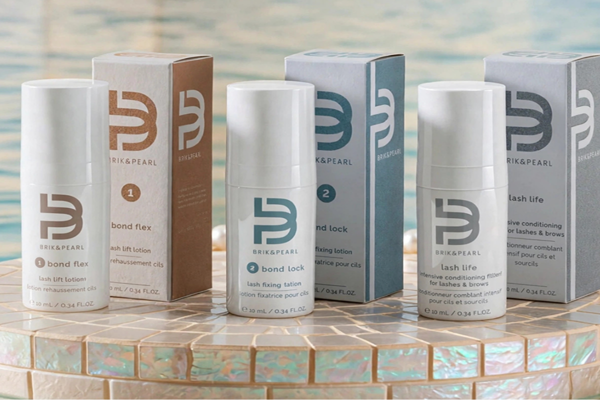 Discover the complete three-step system designed to transform, lock and reinforce lashes and brows with greater control and consistent results.